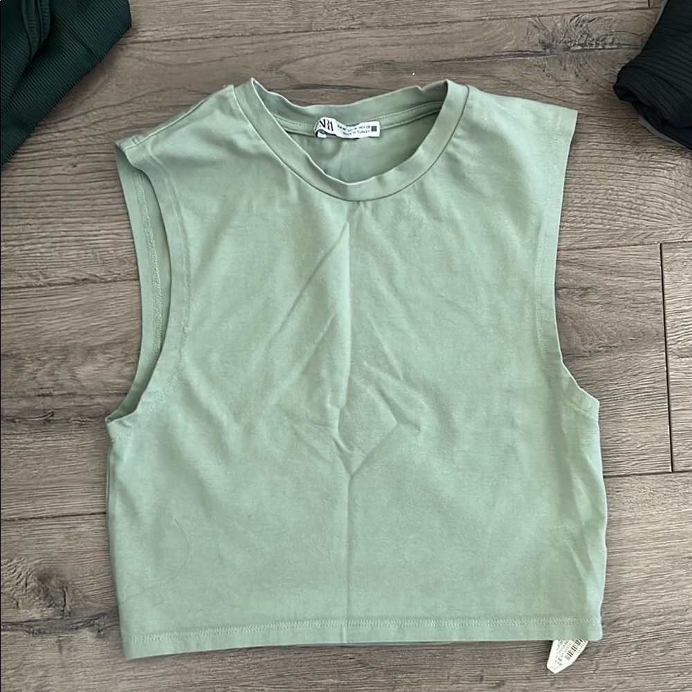 Zara Women's Green Sleeveless Top